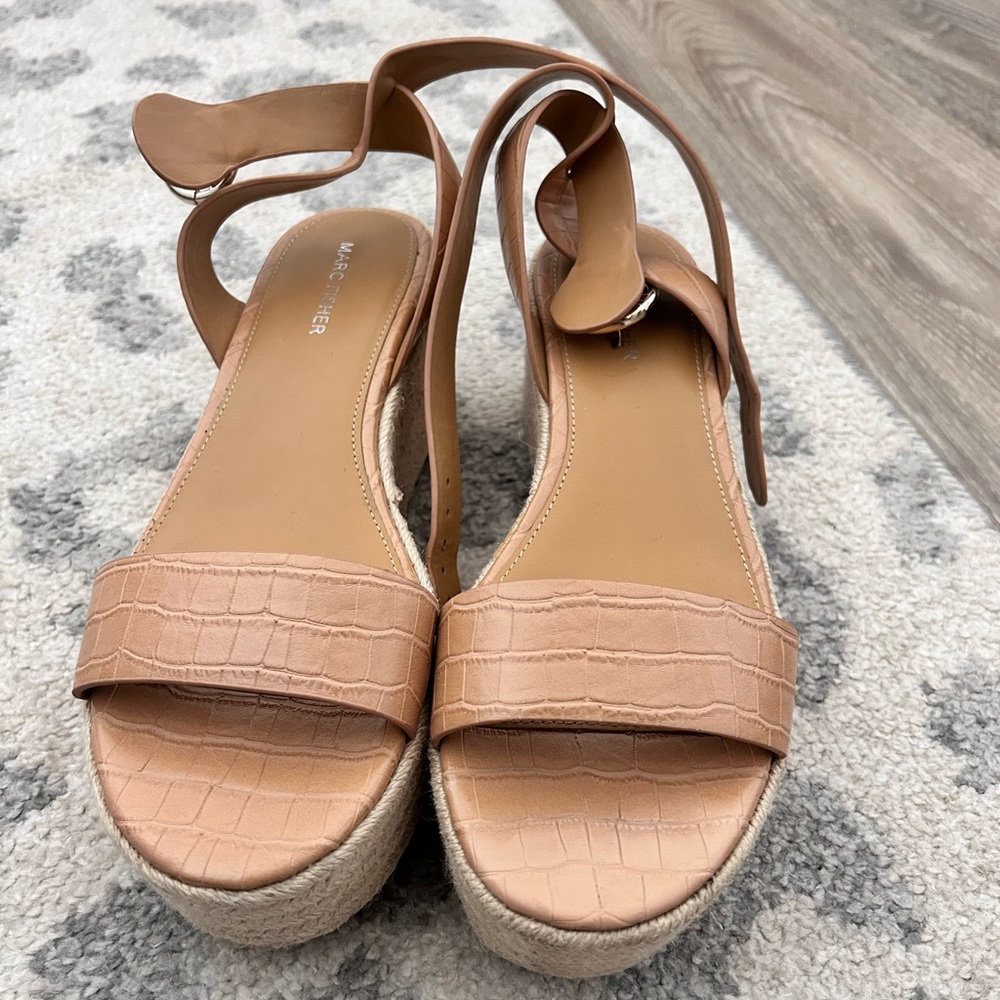 Marc Fisher espadrilles